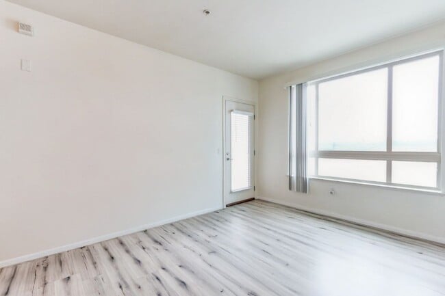 Photo - 100 S Alameda St