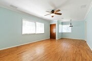 Photo - 1719 Marshallfield Ln House