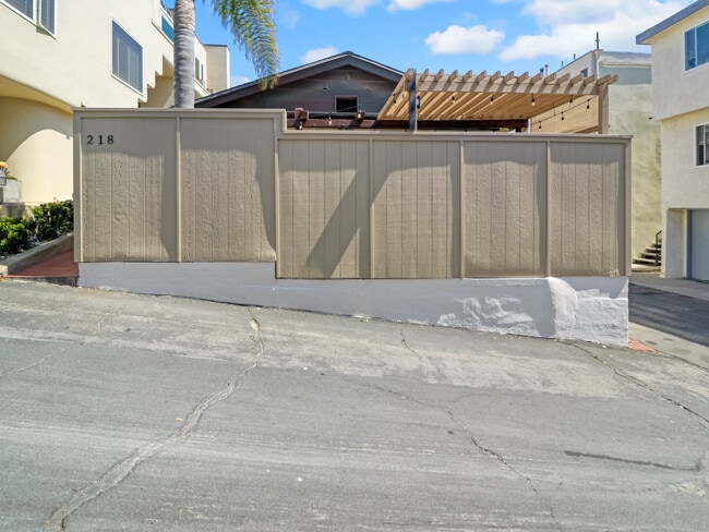 Photo - 218 35th Pl Townhome