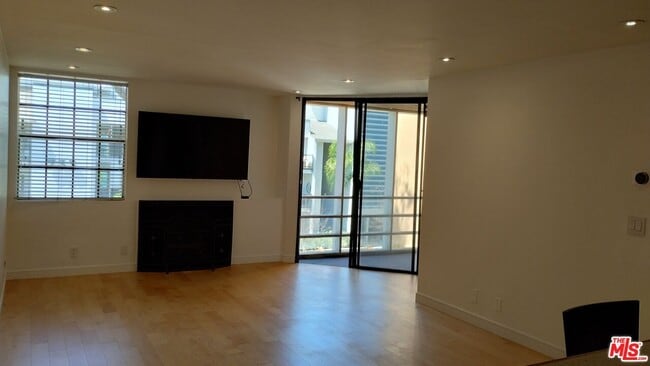 Photo - 740 Kings Rd Unit 224