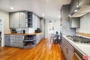 Photo - 1323 Roscomare Rd House