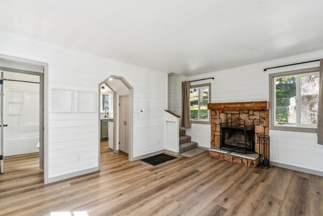 Photo - 28880 Cedar Dr