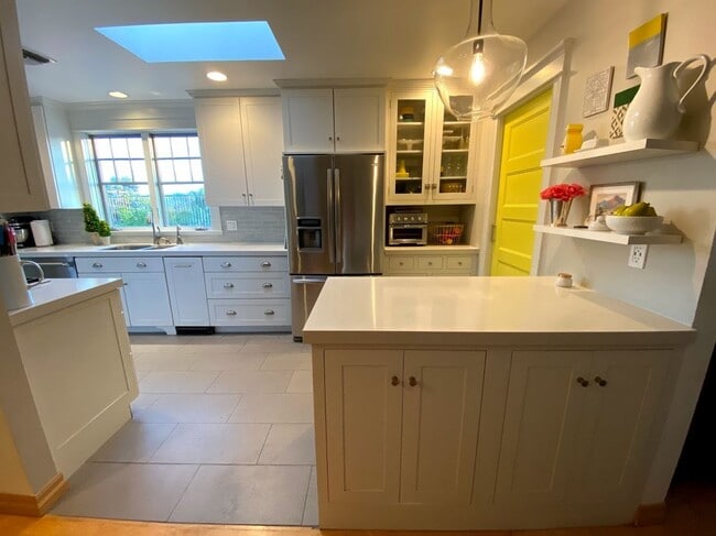 Photo - 3 bed 2 1/2 bath home single story home in Woodland Hills!