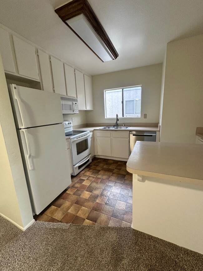 Photo - 512 Sandalwood Pl