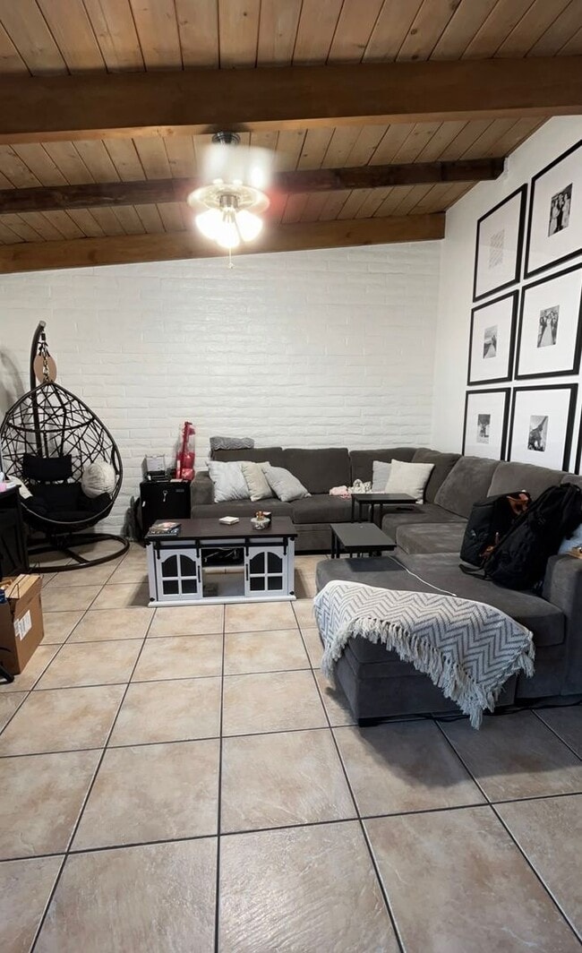 Photo - 2 Bed / 2 Bath Unit with Yard & Parking – El Cajon