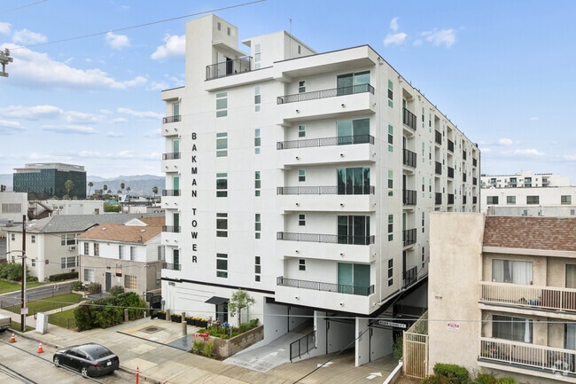 Building Photo - 5110 Bakman Ave