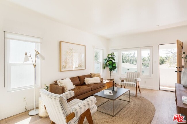 Photo - 5847 1/2 Ernest Ave