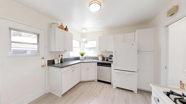 Photo - 2274 S Carmelina Ave