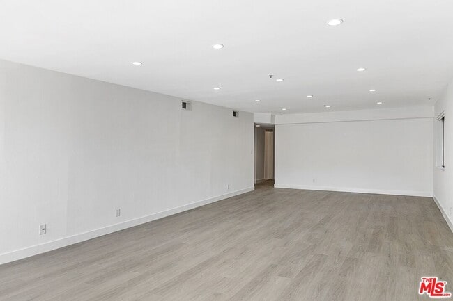 Photo - 1616 Brockton Ave Unit 103