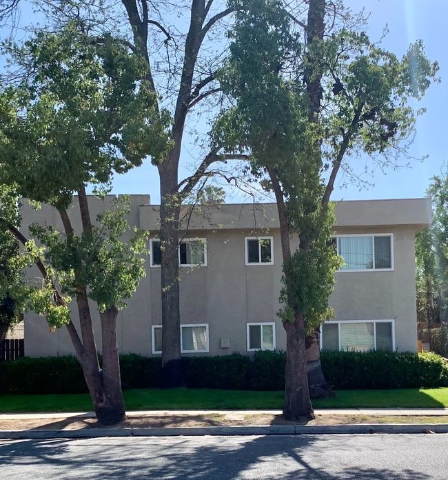 Building Photo - 454 S Oak Knoll Ave Unit 6