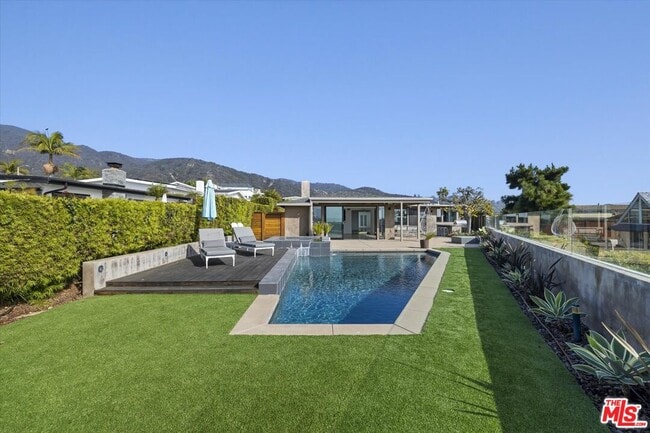 Building Photo - 18131 Kingsport Dr