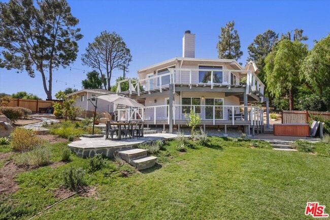 Photo - 1746 Deerhill Trail House