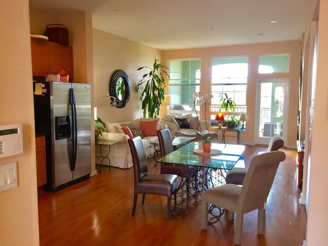 Building Photo - 13020 Pacific Promenade Unit 413