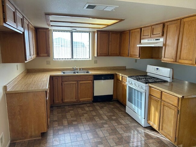 Photo - 29070 Landau Blvd