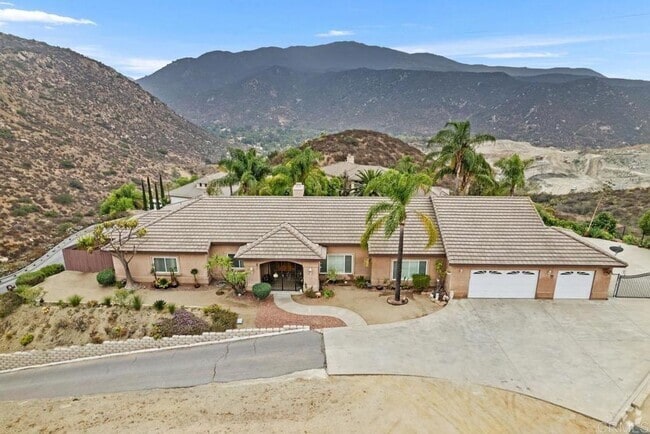 Building Photo - BEAUTIFUL 4BR/3BA home in SINGING HILLS VI...