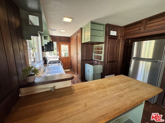 Photo - 2731 N Beverly Glen Blvd