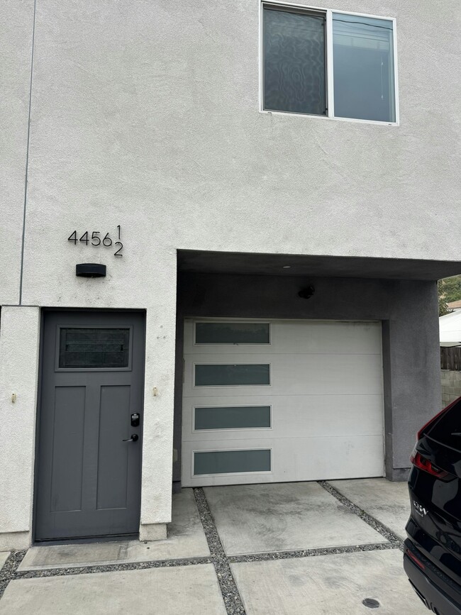 Building Photo - 4454 Turquoise St Unit 4456 1/2