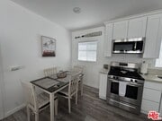 Photo - 748 W Washington Blvd
