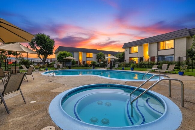 Building Photo - Sandpiper Apartments