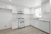 Kitchen - Hale Honu Villas Apartments