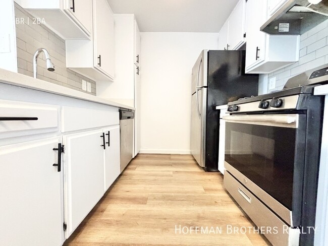 Photo - 11817 Victory Blvd Unit 114