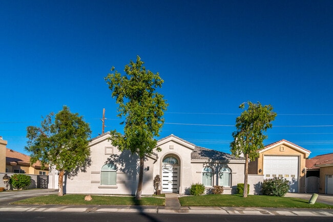 Photo - 48806 Barrymore St