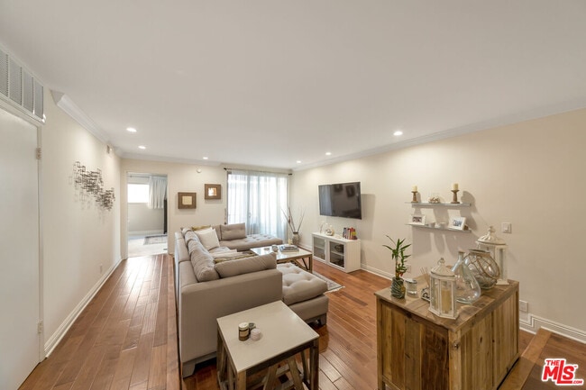 Photo - 1000 S Westgate Ave Unit 317