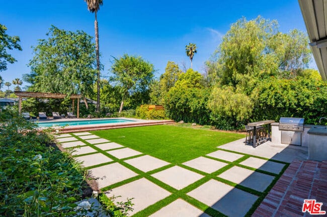 Photo - 5907 Jumilla Ave