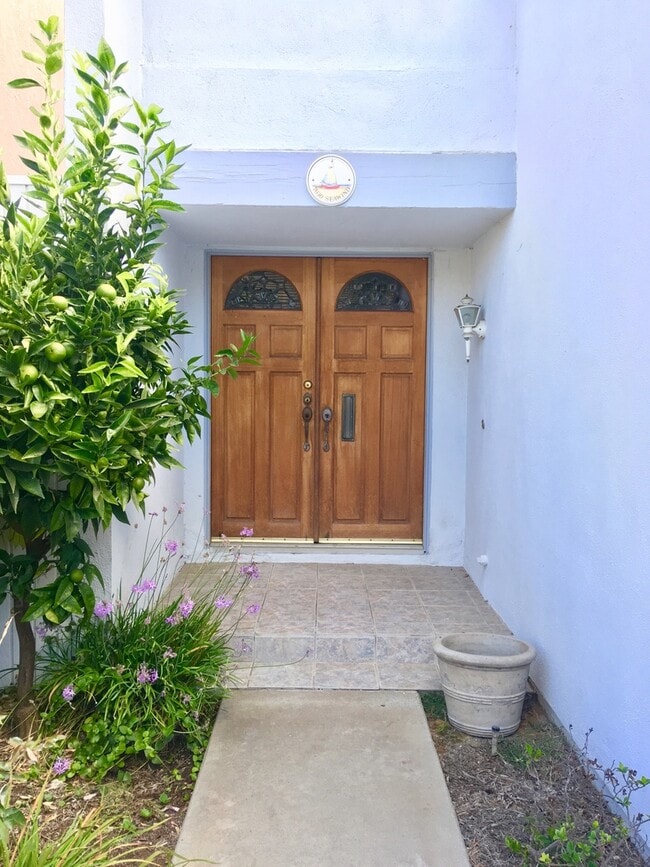OUTSTANDING 4 BEDROOM HOME IN GATED COMMUNITY - OUTSTANDING 4 BEDROOM HOME IN GATED COMMUNITY