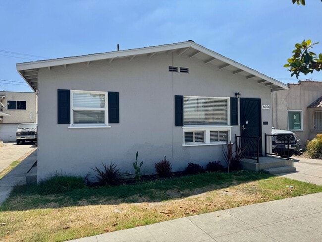 670 - 670 Apartment Unit 6054