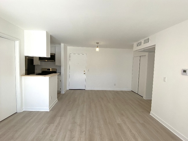 Photo - 465 Oak St Unit 308