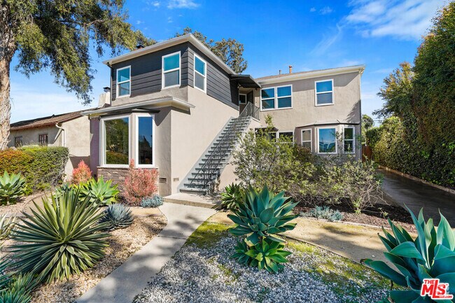 Building Photo - 1514 Stearns Dr Rental