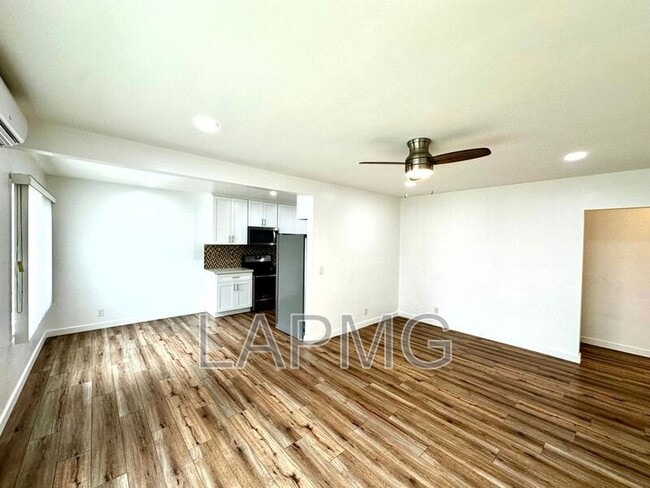 5721-5723 Tilden Avenue - 5721-5723 Tilden Avenue House