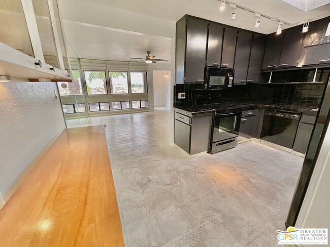 Photo - 425 Bradshaw E Ln Condo Unit 63
