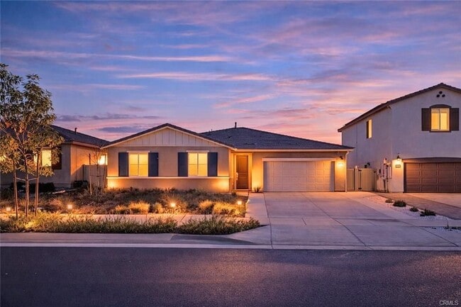 Building Photo - 1001 Pomelo Ave