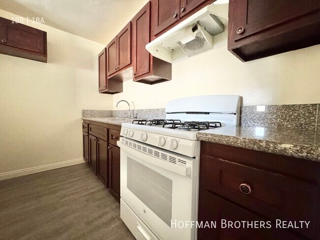 Photo - 20339 Saticoy St Unit 39