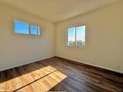 Photo - 271 E B St