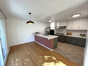 Photo - 445 E Magnolia Blvd