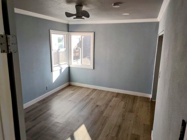 Photo - 720 W 47th St Unit Top floor apartment