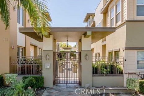Building Photo - 441 N Los Robles Ave Unit 16