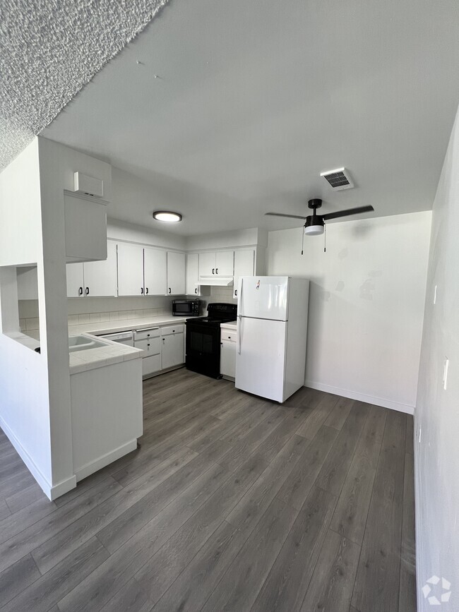 Building Photo - 7905 Agnes Ave Unit AGNES #4 Rental