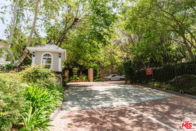 Photo - 2700 Cahuenga Blvd Unit 4107