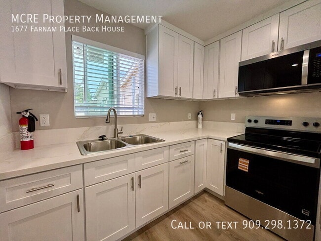 Photo - 1677 Farnam Pl