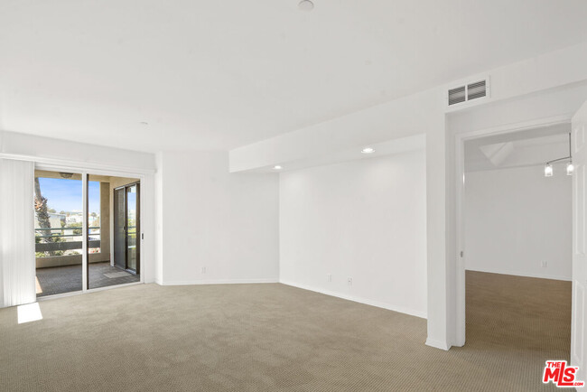 Photo - 122 Ocean Park Blvd Unit 511