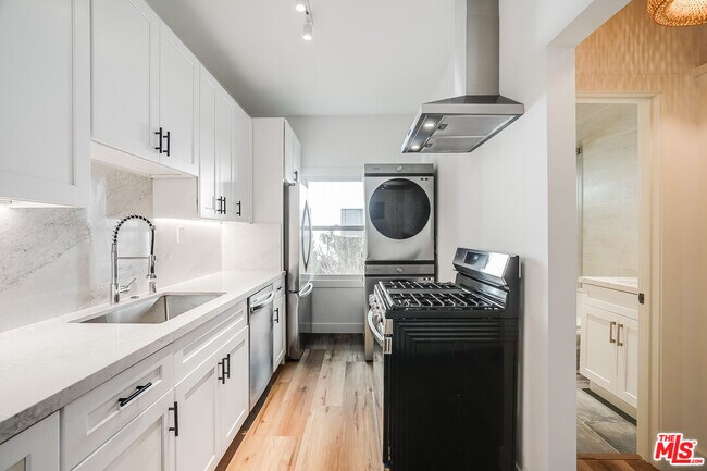 Photo - 151 N Swall Dr Unit 1