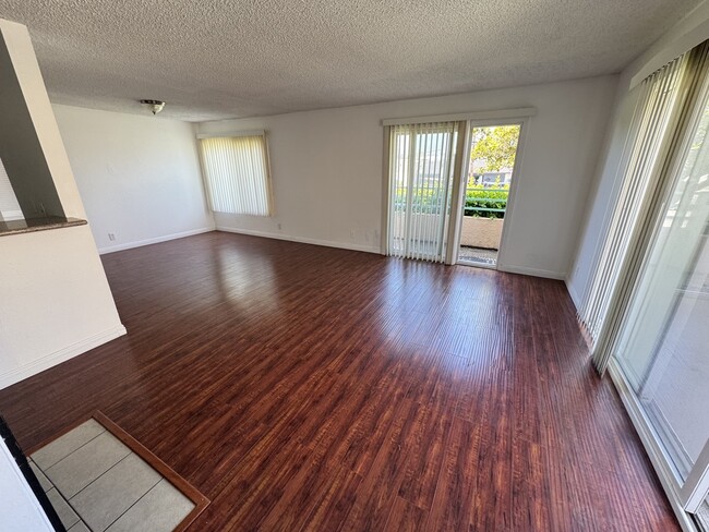 Photo - 2620 S Barrington Ave Apartment Unit 101