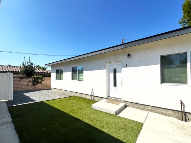 Building Photo - 1057 Circle City Dr Unit 1057 Circle City Dr # 3 Rental