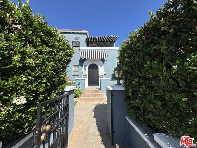 Photo - 848 S Curson Ave Apartment