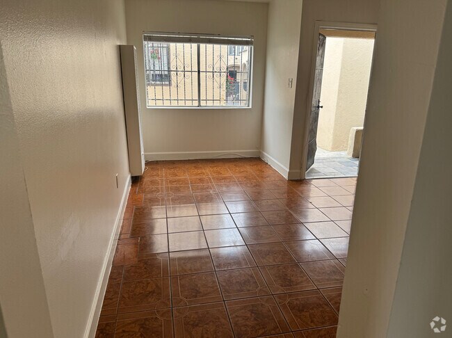 Building Photo - 839-841 W 83rd St Rental