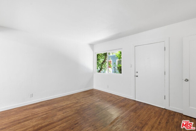 Photo - 4921 Coldwater Canyon Ave Unit 3